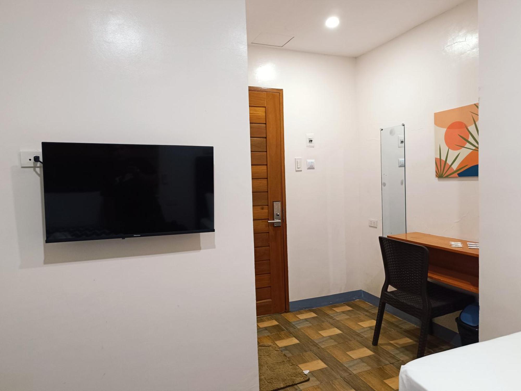 Fb Dormitel Suites Cagayan de Oro Esterno foto